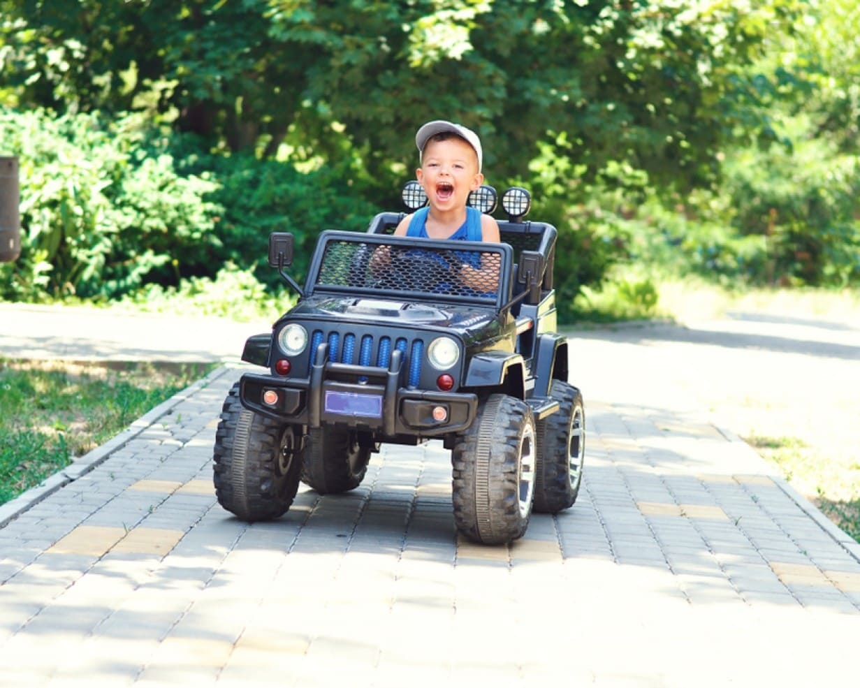 Comment choisir la petite voiture électrique idéale pour votre enfant