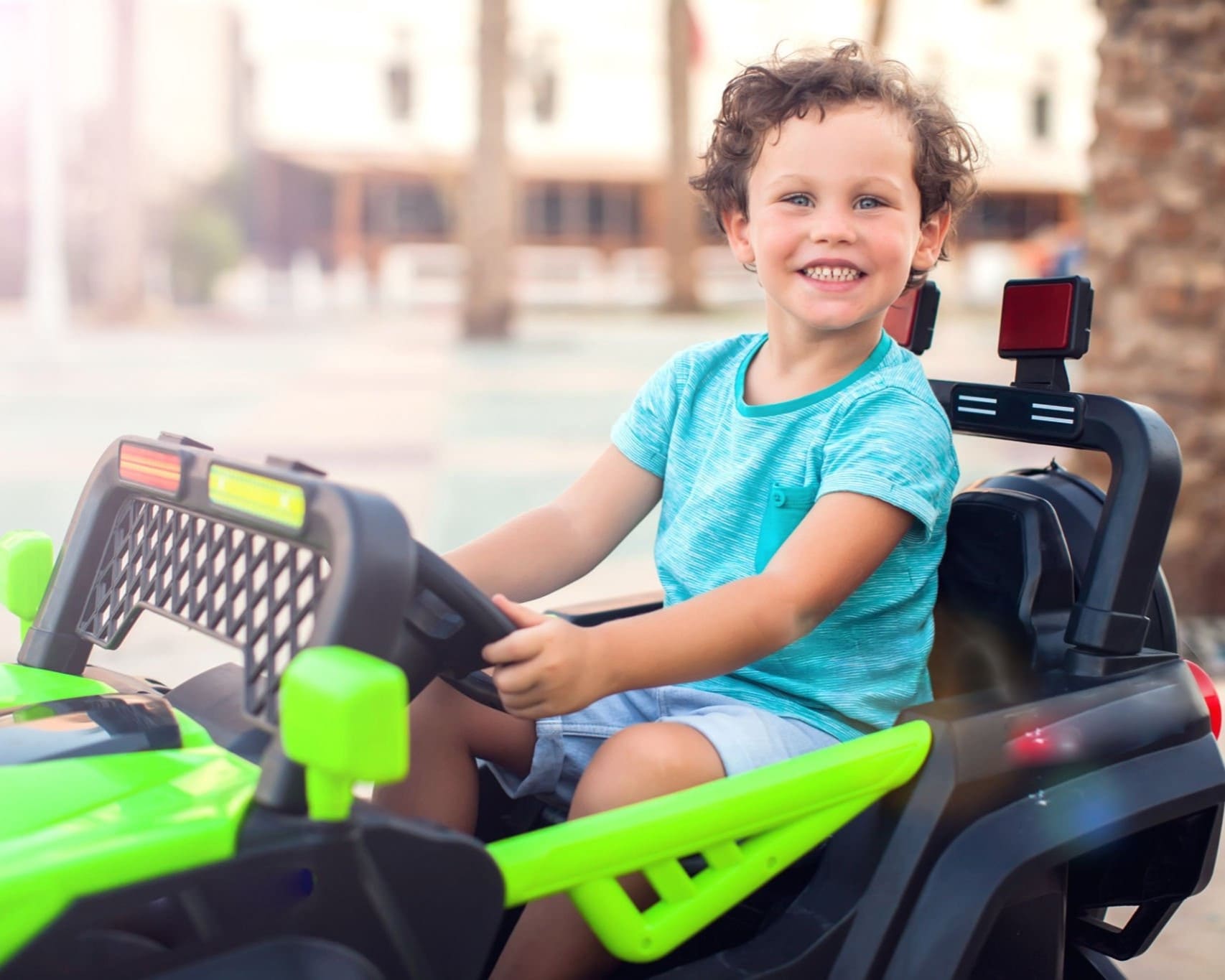 Quelle puissance choisir pour la voiture ou la moto électrique de votre enfant ? Le guide complet