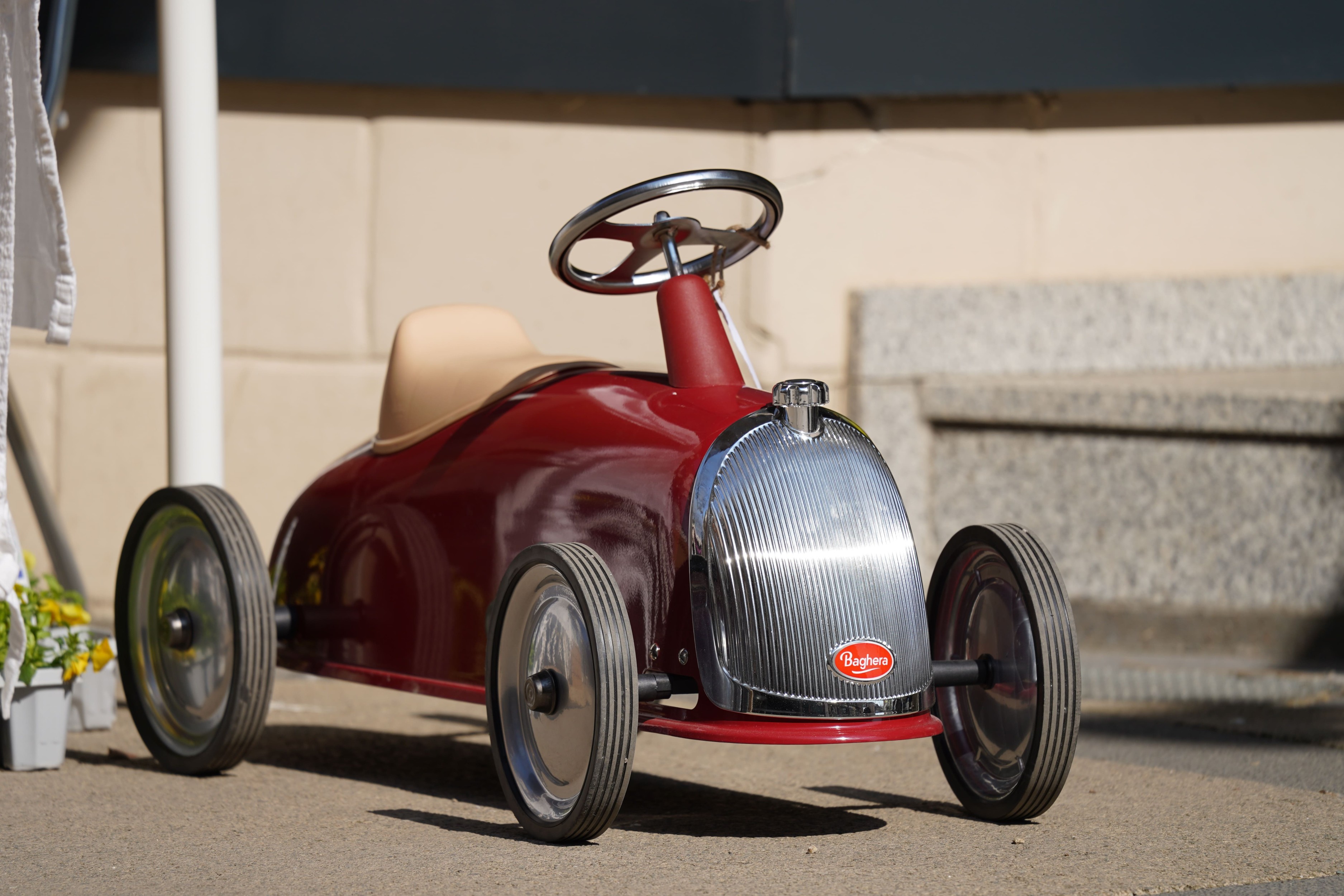 Histoire et évolution des voitures électriques pour enfants